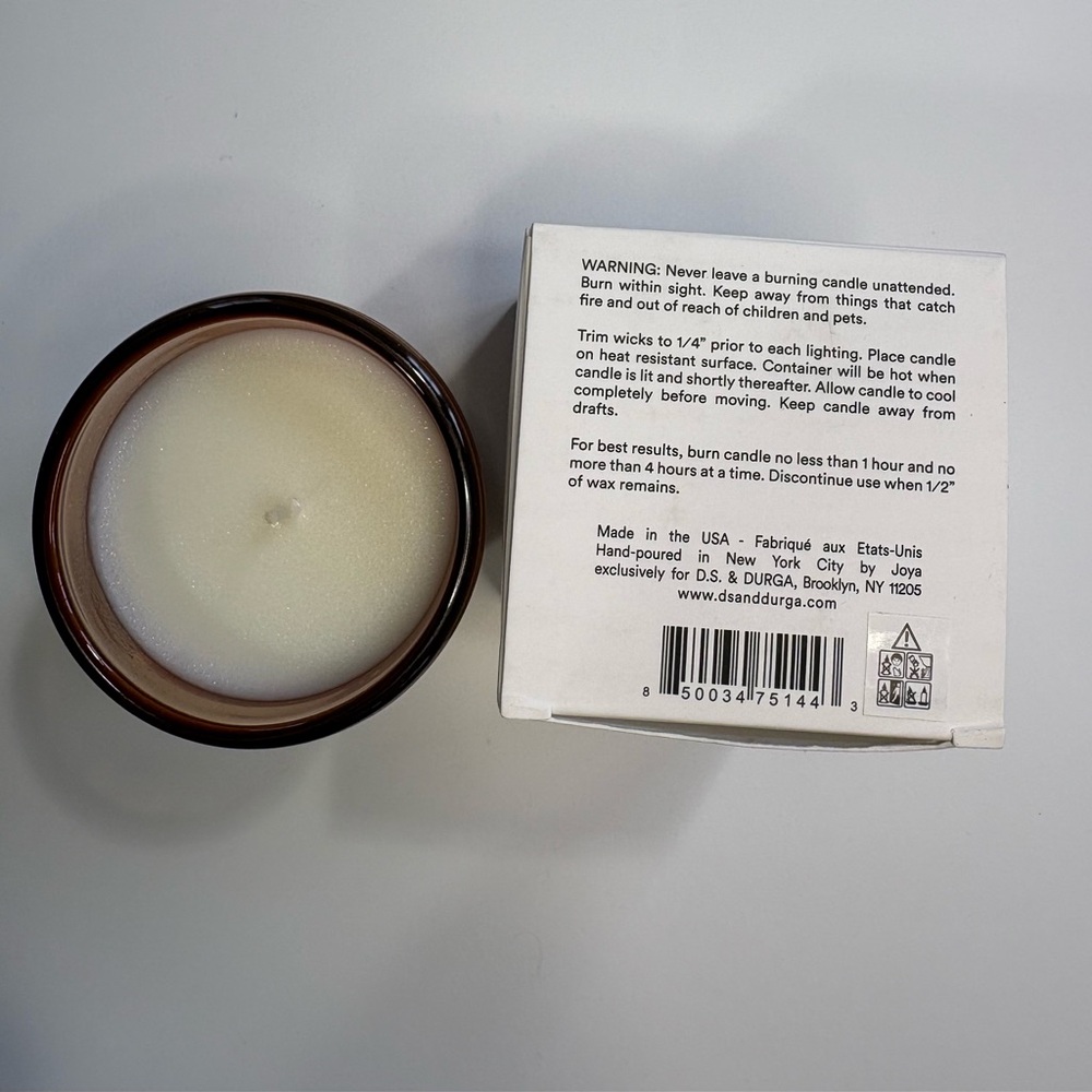 D.S. & Durga Parquet Leather Candle - NIB- 7 oz. - Picture 3 of 5